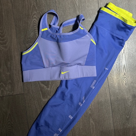 Two-Piece Nike Workout Set - Picture 1 of 4